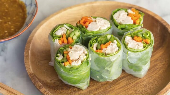 Gỏi cuốn tôm ức gà
